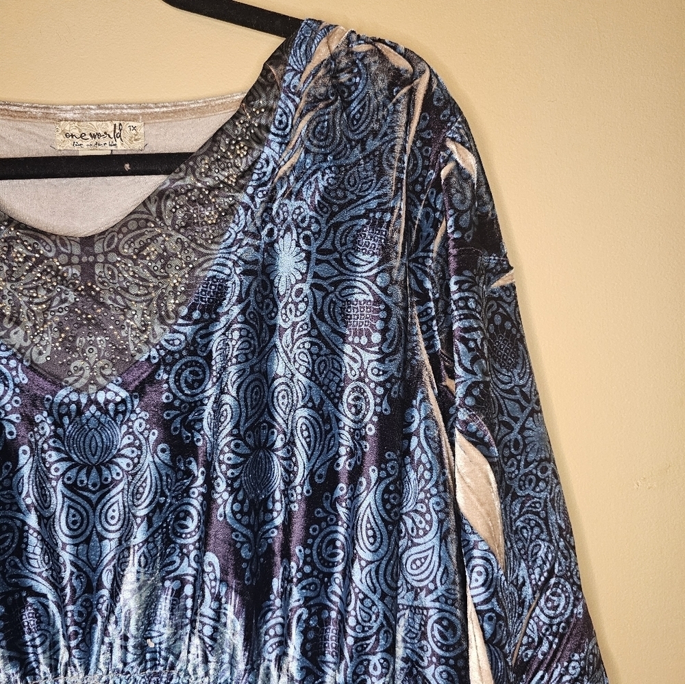 One world Bedazzled velvet floral print top NWT Size 1X - Picture 9 of 9